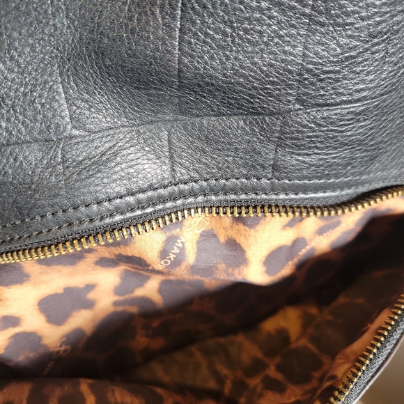 B MAKOWSKY BLACK PEBBLED LEATHER SATCHEL WITH GOLD CHUNKY HARDWARE - Picture 4 of 10